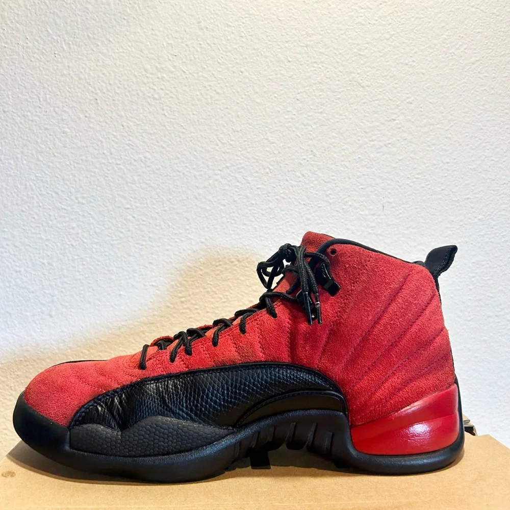 AUTHENTIC Jordan 12 Retro Reverse Flu Game size 10.5 CT8013-602 2020 PRE-OWNED